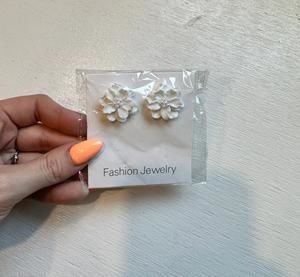 White flower studs brand new